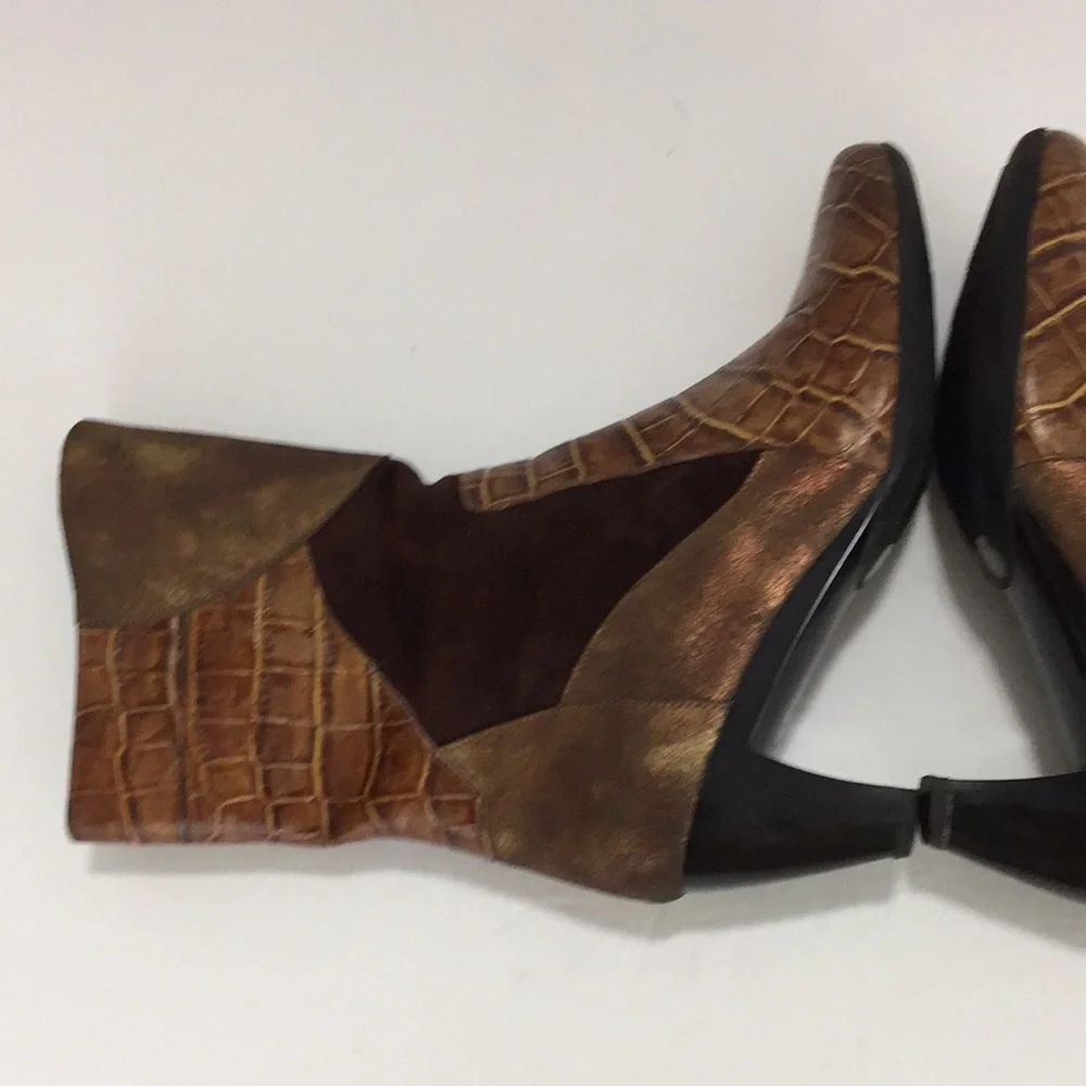 Helle Comfort Brenna  Mixed Media , Suede, Leather, Gold Embossed Bootie 36